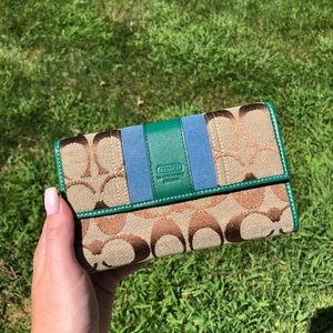 BRAND NEW COACH WALLET